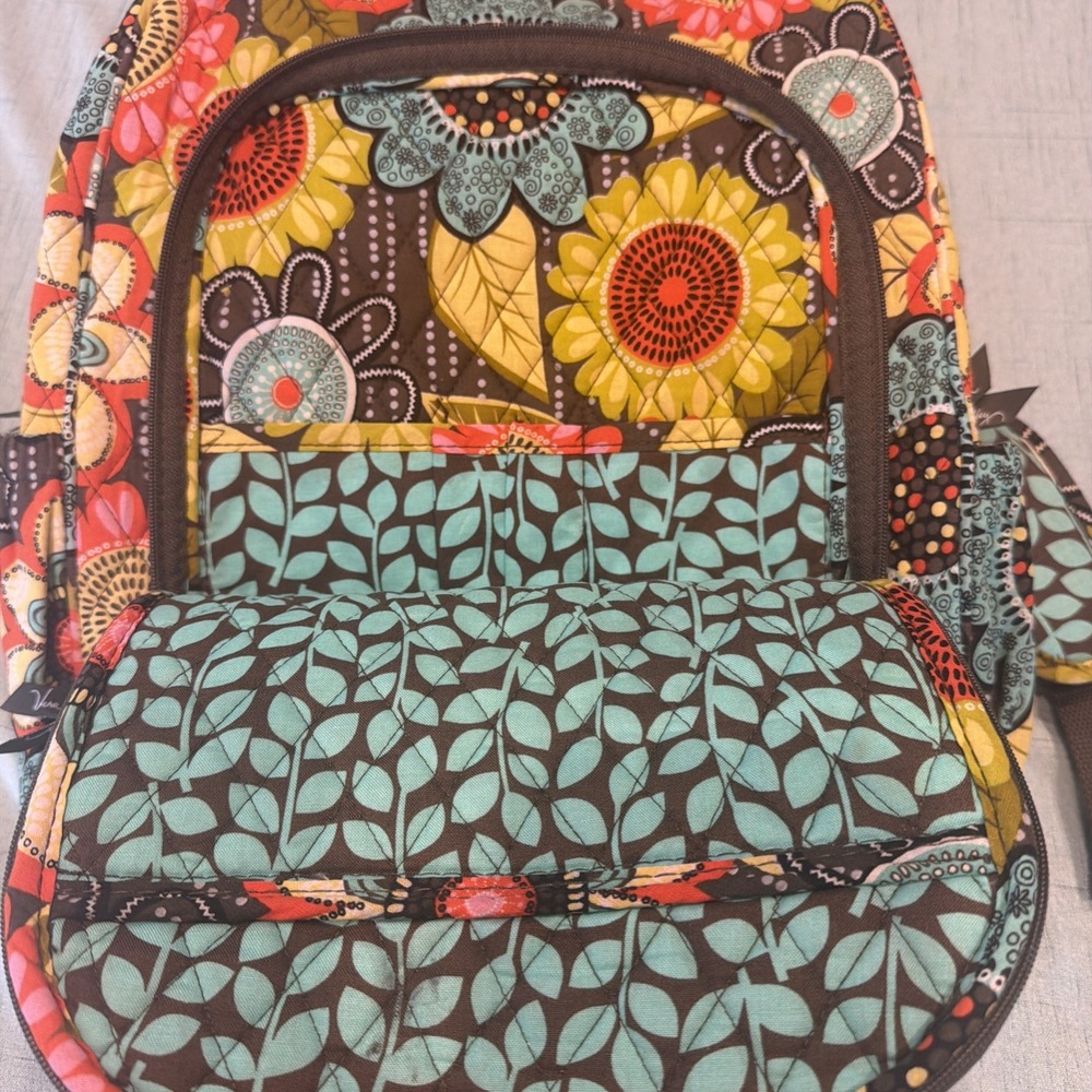 Large Vera Bradley Flower Power Laptop Backpack Quilted Bookbag Discontinued EUC - Picture 2 of 10
